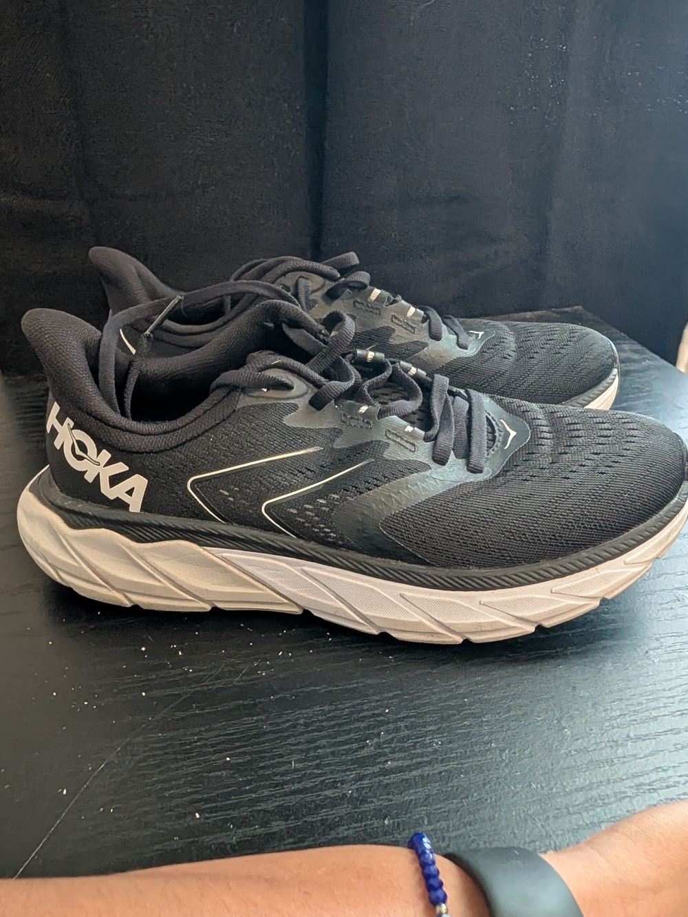 Hoka Arahi 6 Black and White Neutral Cushion Running Shoes